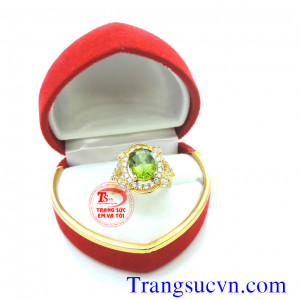 Nhẫn nữ đá peridot đẹp