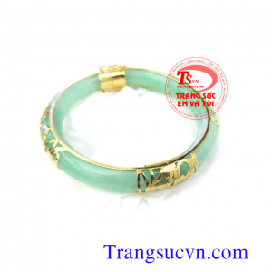 Vòng cẩm thạch bọc vàng