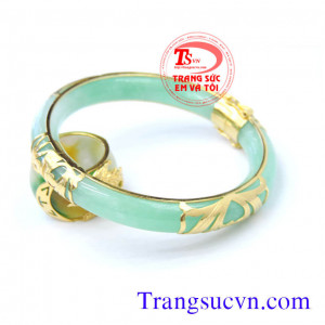 Vòng cẩm thạch bọc vàng