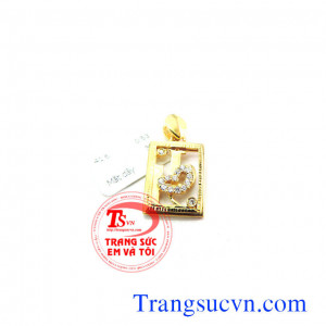 Mặt dây chuyền vàng