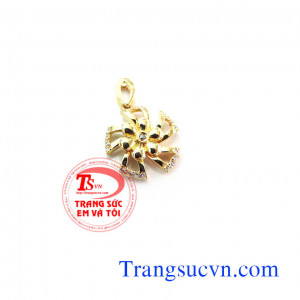 Mặt dây chuyền vàng