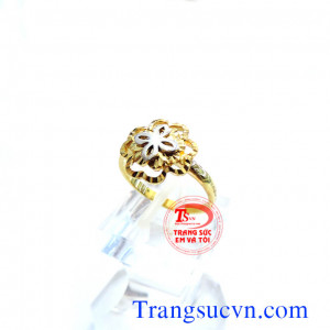 Nhẫn nữ vàng tây đẹp 