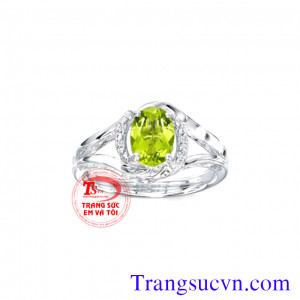Nhẫn peridot thiên nhiên