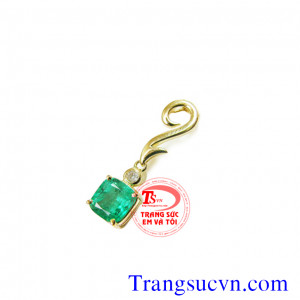 Mặt dây quà xinh Mặt dây cánh bướm emerald Bán mặt dây emerald thiên nhiên,có giấy kiểm định đá emerald và vàng,giá đá quý emerald tốt,đặt mặt dây chuyền vàng tây đính đá quý theo mệnh mộc,hỏa