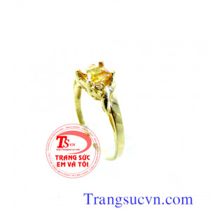 Nhẫn nữ đá saphire vàng vuông