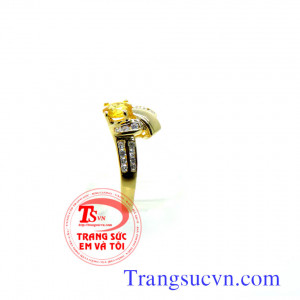 Nhẫn vàng nữ saphir vàng