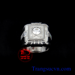 Chiếc nhẫn vàng trắng đá trắng