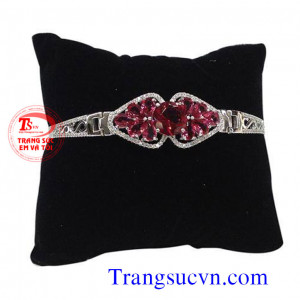 Vòng tay vàng tây đá quý