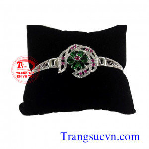 Bán và đặt Vòng tay Emerald và ruby đẹp vàng tây 18k trắng đẹp tôn vinh phụ nữ việt nam