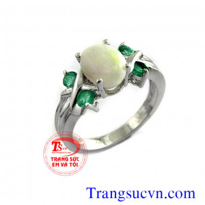 Nhẫn nữ gắn đá opal lửaNhẫn nữ gắn đá opal lửa
