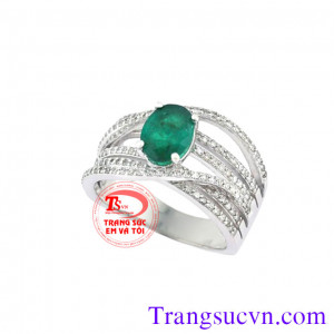 Nhẫn nữ gắn đá emerald tinh tế