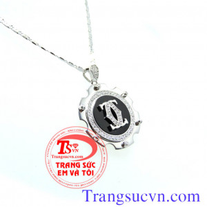 Mặt dây vàng Italia