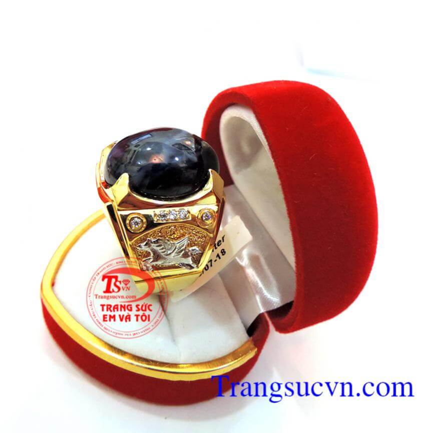 Nhẫn sapphire sọc vàng tây đẹp