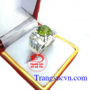 Nhẫn vàng trắng peridot thiên nhiên có kiểm định vàng 18k 750 trọng lượng vàng 3.6 chỉ đảm bảo hành 12 tháng,giao hàng tận nơi