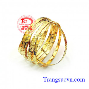 Vòng tay 7 chiếc được đeo theo rất cần sự kiên trì nó như một thú chơi vòng cao quý theo chu kỳ 7 ngày trong 1 tuần tạo