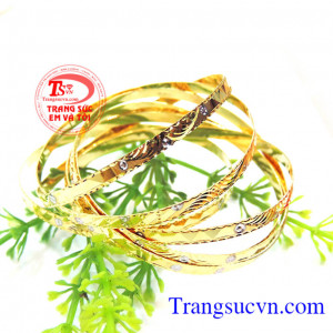 Vòng tay 7 chiếc được đeo theo rất cần sự kiên trì nó như một thú chơi vòng cao quý