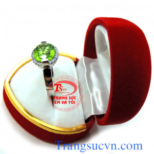 Nhẫn nữ vàng trắng đá xanh lá peridot thiên nhiên vàng trắng 18k(750)nhẫn nữ mệnh hỏa và nhẫn mệnh mộc,đá xanh trong suốt bảo hành 1 năm có kiểm đinhh