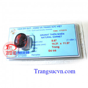 Ngọc hồng lựu Granet Granat hay đá thạch lựu, là một nhóm khoáng vật silicat với công thức hóa học tổng quát là: ... uvariovit với màu sắc của các dạng khoáng vật rất đa dạng (đỏ, đỏ sẫm, hồng, đen, đỏ nâu, da cam, vàng, phớt lục