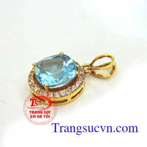 Mặt dây chuyền nữ topaz dành cho nữ mệnh thủy và mệnh mộc, mặt dây topaz phù hợp làm quà tặng sinh nhật hoặc trong dịp kỷ niệm.