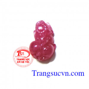 Tỳ hưu ruby đỏ tỳ hưu hồng ngọc,tỳ hưu phù hợp làm mặt nhẫn nam và nữ và mặt dây chuyền ruby là một trong 4 loại đá quý nhất đứng sau kim cương,mang lại sự sang trọng và đẳng cấp