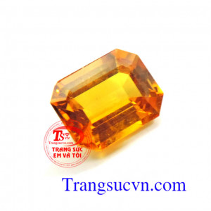 Sapphire vàng chữ nhật 3,65Ct Loại đá quý: Sapphire Vàng thiên nhiên Số lượng: 01 Viên Kích thước: 10.00 x 7.90 / 4.50 mm Trọng lượng: 3,65 Carat Màu sắc: Vàng da cam