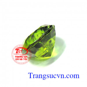 Peridot là biểu tượng của chòm sao Song Ngư trong cung Hoàng Đạo