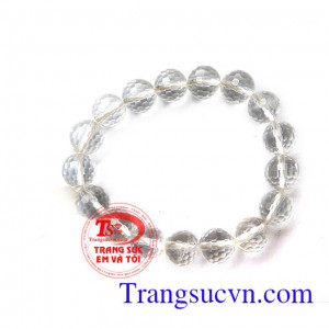 Vòng thạch anh trắng giác 10ly ban chiếc vòng thạch anh trắng vòng,bán toàn quốc,chất lượng chuổi đảm bảo chất lượng thạch anh tóc thiên nhiên,phù hợp đeo liên lục với độ cứng 7 sau kim cương có 3 nấc thang về độ cưng