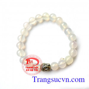 Chuỗi mã não trắng phật Loại sản phẩm: Vòng tay đá dạng hạt sâu thành chuỗi kèm đầu phật mỹ ký Phù hợp: Phù hợp với mọi lứa tuổi, hợp thời trang và trang phục Loại đá: Đã mã não thiên nhiên