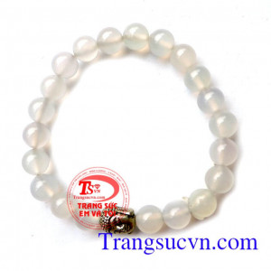 Chuỗi mã não trắng phật Loại sản phẩm: Vòng tay đá dạng hạt sâu thành chuỗi kèm đầu phật mỹ ký Phù hợp: Phù hợp với mọi lứa tuổi, hợp thời trang và trang phục Loại đá: Đã mã não thiên nhiên