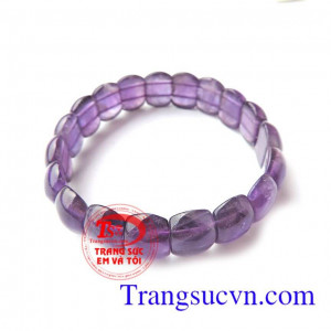 Vòng thạch anh tím đẹp Loại sản phẩm: Vòng tay đá dạng hạt xâu thành chuỗi Phù hợp với mọi lứa tuổi, hợp thời trang và trang phục Loại đá: Thạch Anh Tím thiên nhiên Màu sắc đá: Tím Kích thước hat: 14,00 x 10,00 /6,00 mm Số lượng hạt: 19 hạt Tổng trọng lượ