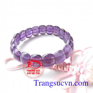 Vòng thạch anh tím đẹp Loại sản phẩm: Vòng tay đá dạng hạt xâu thành chuỗi Phù hợp với mọi lứa tuổi, hợp thời trang và trang phục Loại đá: Thạch Anh Tím thiên nhiên Màu sắc đá: Tím Kích thước hat: 14,00 x 10,00 /6,00 mm Số lượng hạt: 19 hạt Tổng trọng lượ