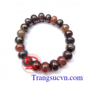 Chuỗi sapphire thiên nhiên   Loại sản phẩm: Vòng tay đá dạng hạt xâu thành chuỗi  Phù hợp với mọi lứa tuổi, hợp thời trang và trang phục  Loại đá: Sapphire thiên nhiên  Màu sắc đá: Tím - hồng - Xám - nâu vàng  Kích thước hat: 10 -11.5 mm  Số lượng hạt: 21