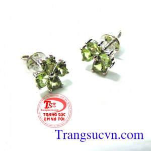 Hoa tai đá peridot 