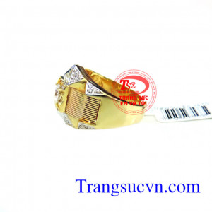 Nhẫn  nam vàng 18k nhập khẩu,nhẫn vàng 18k với thiết kế sắc nét hàng chuẩn quốc tế đeo sang trọng sự kết hợp tài ba của nghệ nhân thiết kế trang sức. Bảo hành 1 năm,giao toàn quốc