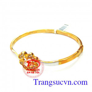 Vòng tay cỏ bốn lá vàng