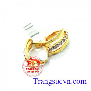 Hoa tai vàng xinh xinh