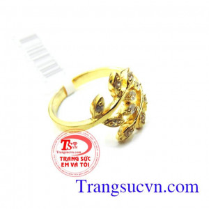 Nhẫn nữ lá ngọc cành vàng