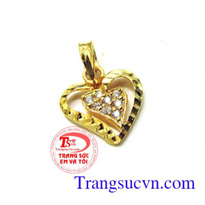 Mặt vàng trái tim dành cho nữ sang trọng vẻ đẹp mê luôn sáng bóng,chất lượng đảm bảo uy tín với đánh giá của khách hàng, sản phẩm dành cho phái đẹp, mặt dây chuyền vàng tim