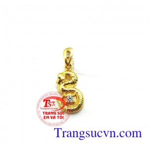 Mặt vàng tuổi Tỵ mặt dây tuổi tỵ nổi vàng trắng và vàng dạng phay nền rất sáng cho mặt dây tỵ. Mặt dây chuyền nữ độc đáo,cá tính thiết kế theo yêu cầu,Chất lượng đảm bảo,hợp thời trang và trang phục,may mắn mặt con giáp