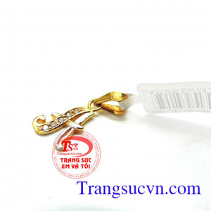 Mặt dây chữ A vàng,Mặt dây chữ A vàng sản phẩm mặt dây nữ quyến rũ,xinh đẹp với chi tiêt đẹp,mảnh tinh tế, kết hợp cùng dây chuyền nữ hợp thời trang bộ trang sức vàng đảo bảo,Uy tín
