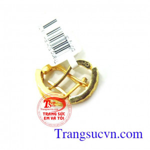 Bông tai vàng tây Năm nay, xu hướng lựa chọn những mẫu hoa tai vàng tây được khá nhiều các bạn nữ lựa chọn bởi vẻ đẹp sang trọng Những mẫu hoa tai vàng tây mới nhất dành cho phái đẹp với thiết kế tỉ mỉ, bền đẹp mang lại vẻ đẹp sang trọng , quý phái