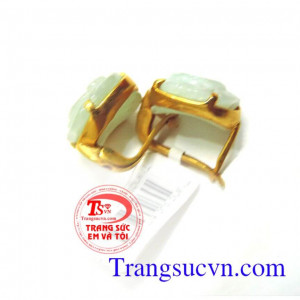Hoa tai ngọc jadeite  Bán hoa tai jadeite,ngọc cẩm thạch,giá tốt,chất liệu,vàng,đá quý thiên nhiên Năm nay, xu hướng lựa chọn những mẫu hoa tai vàng tây được khá nhiều các bạn nữ lựa chọn bởi vẻ đẹp sang trọng