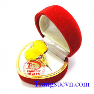 Nhẫn nữ tỳ hưu vàng