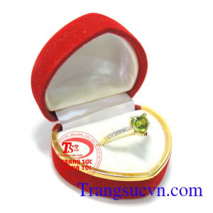 Nhẫn nữ peridot trái tim