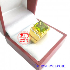 Nhẫn nam peridot vuông