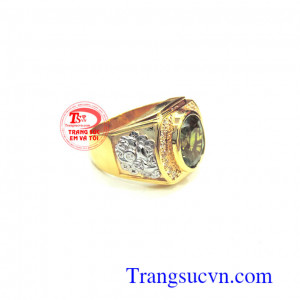 Nhẫn nam peridot tỳ hưu tài lộc mang lại may mắn cho người đeo,chiếc nhẫn vàng có hai bên tỳ hưu và đá chủ peridot thiên nhiên chất lượng đảm bảo,chiếc nhẫn mang lại may mắn và hộ mệnh hỏa