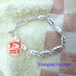 Lắc dành cho trẻ thôi nôi