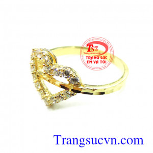 Nhẫn trái tim kết vàng nhẫn vàng tây nữ giá rẻ, nhẫn nữ vàng tây giá rẻ. nhẫn nữ gắn đá quý. với chất lượng cực kì đảm bảo. đảm bảo Quý khách sẽ hài lòng. Có Giấy Kiểm Đinh Nhẫn Nữ