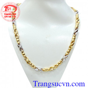 Dây chuyền nam có thể kết hợp với nhiều mặt dây khác nhau giúp tăng thêm điểm nhấn cho người sử dụng
