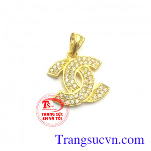 Mặt dây chuyền chữ vàng tây Sản phẩm mặt dây chuyền nữ phù hợp mọi lứa tuổi, hợp thời trang và sang trọng quý phái dễ kết hợp với trang phục